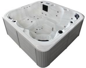 Eco Family Hot Tub